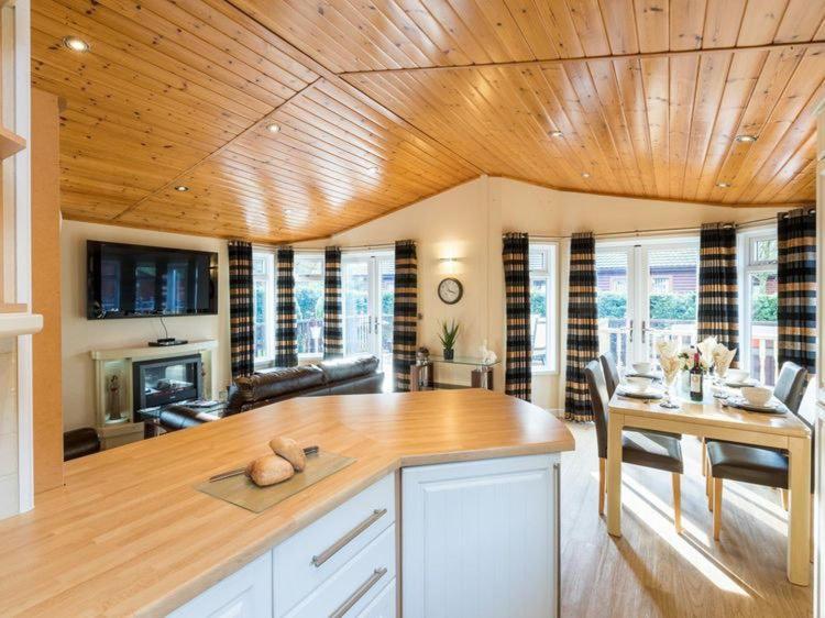 Windermere Retreat - White Cross Bay Holiday Park Eksteriør billede