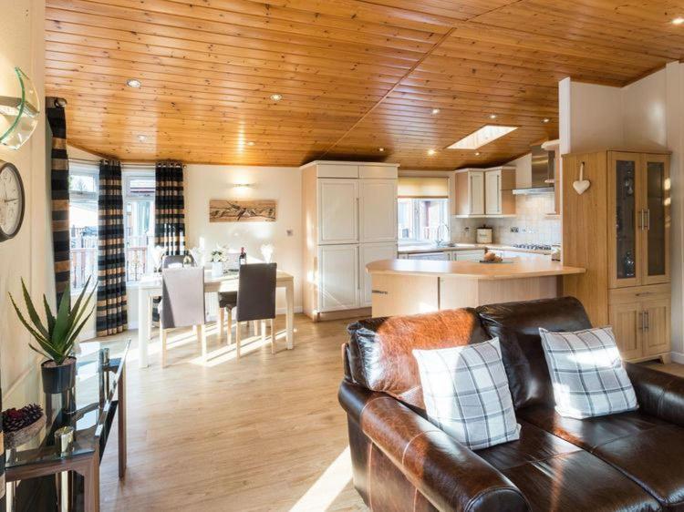 Windermere Retreat - White Cross Bay Holiday Park Eksteriør billede