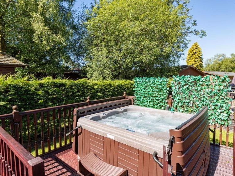 Windermere Retreat - White Cross Bay Holiday Park Eksteriør billede